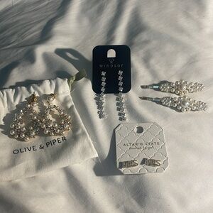 New never worn bundle of bridal accessories